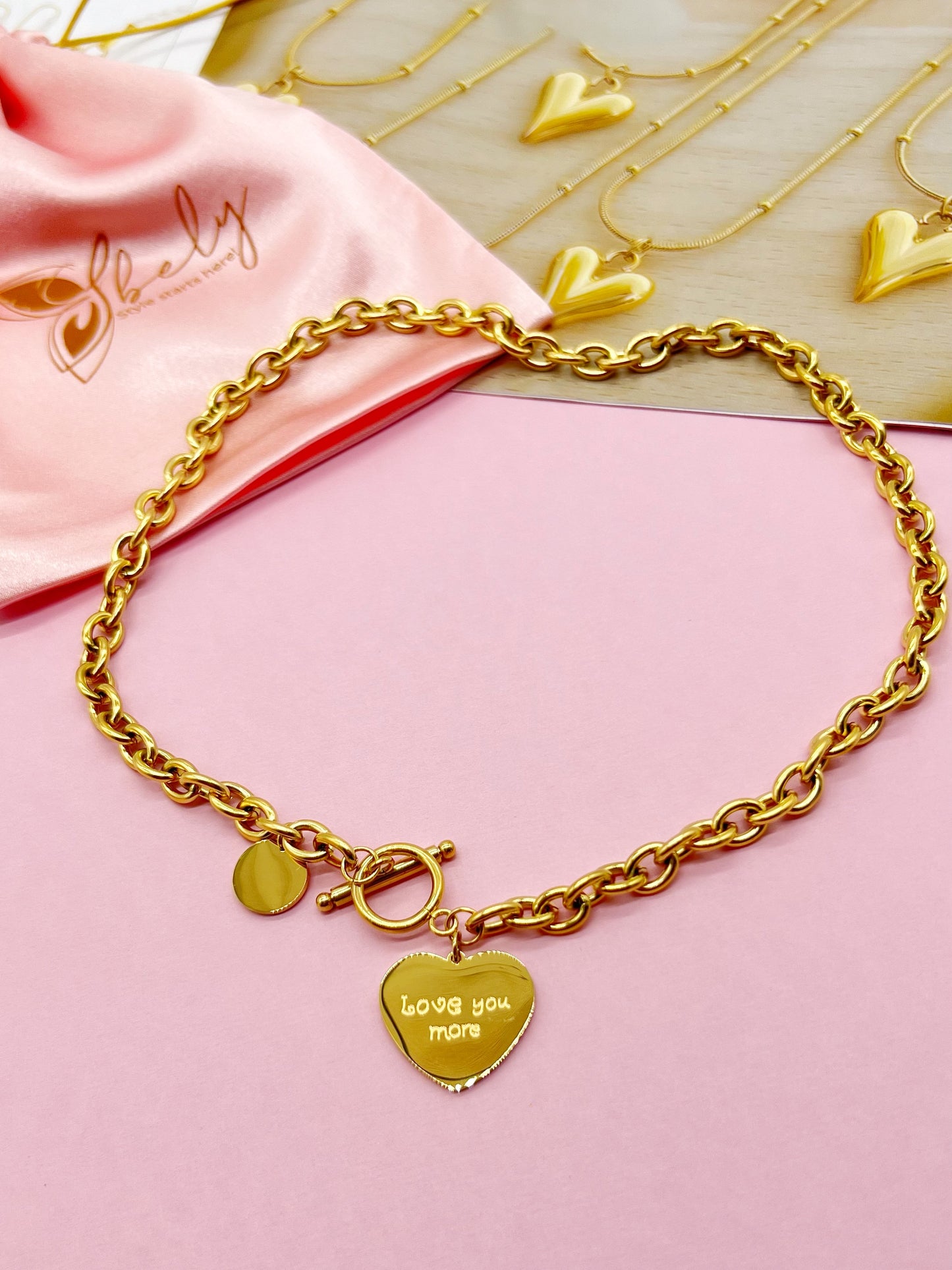 Lucy necklace heart love you more, inscription is a beautiful reminder of the love.