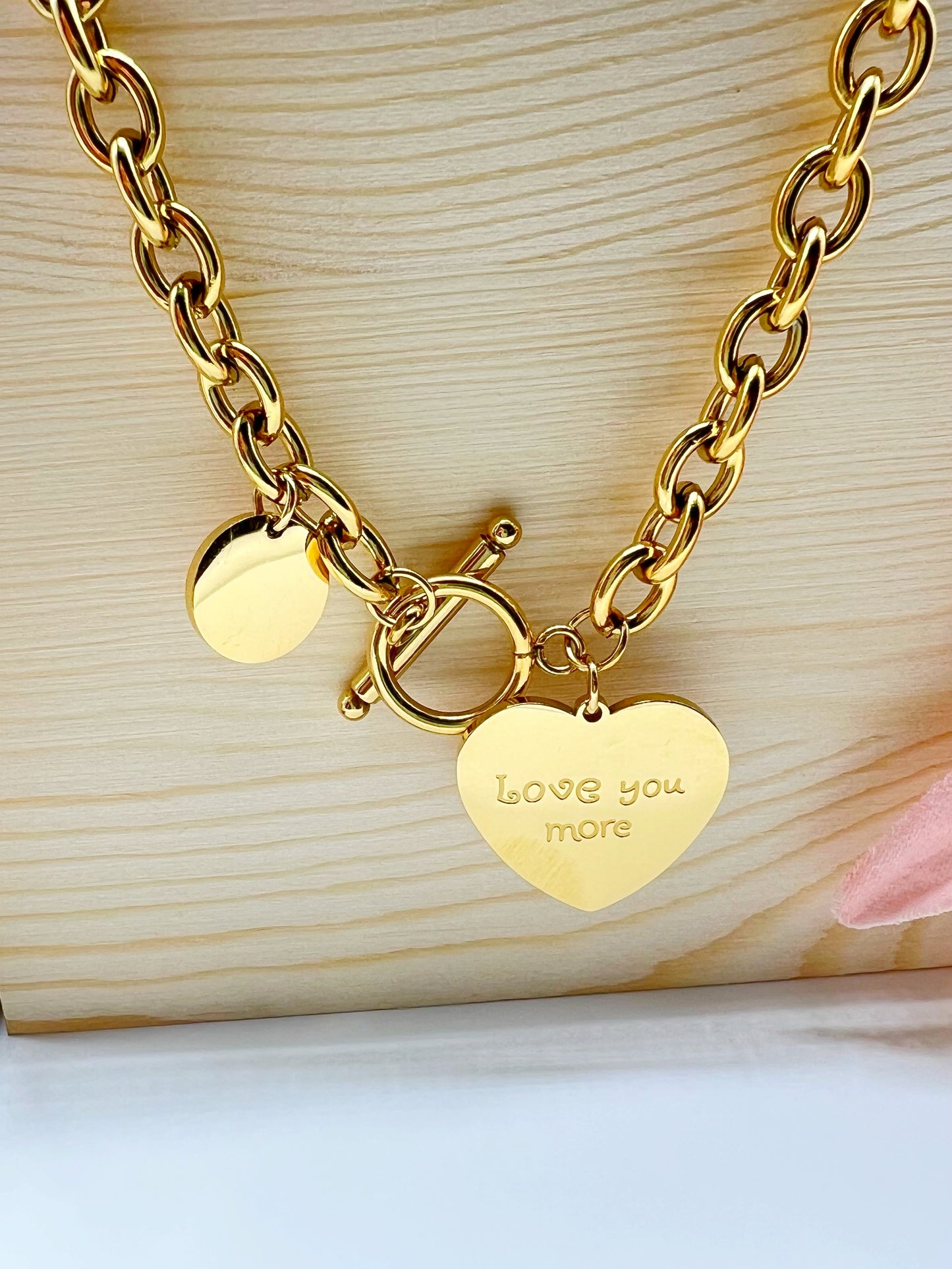 Lucy necklace heart love you more, inscription is a beautiful reminder of the love.