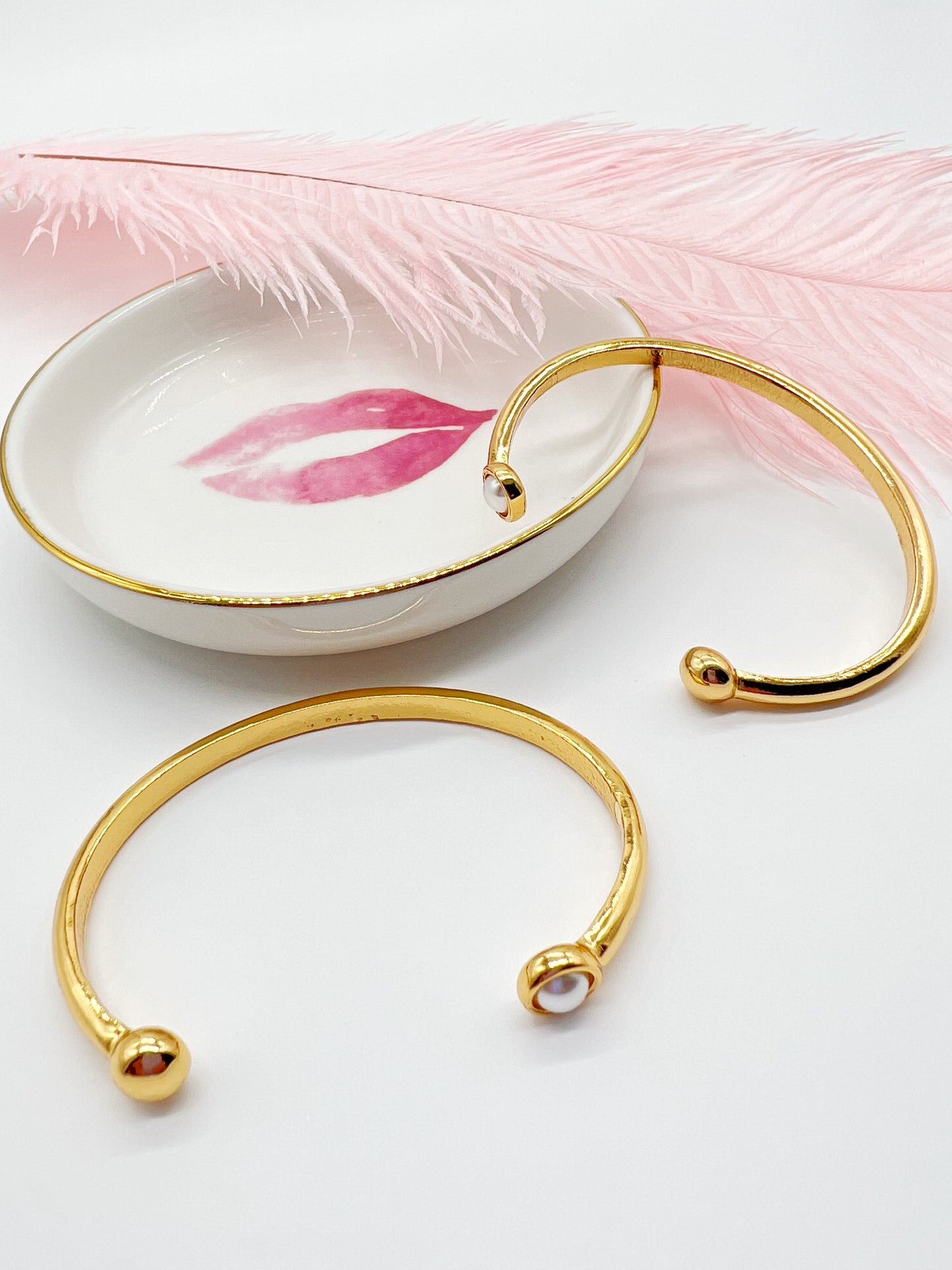 pearl bracelet