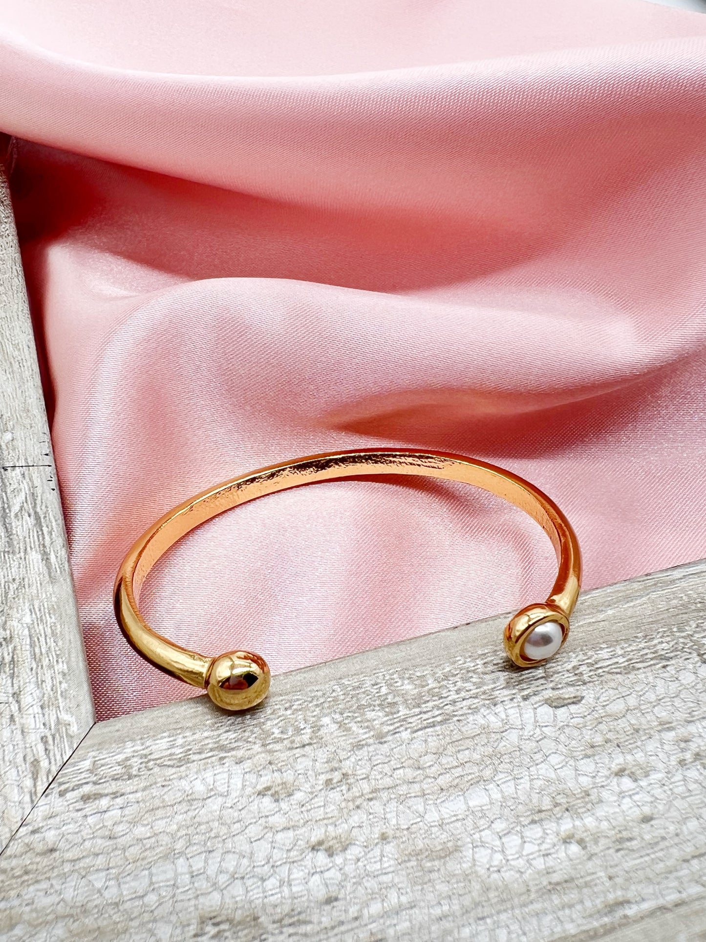 pearl bracelet