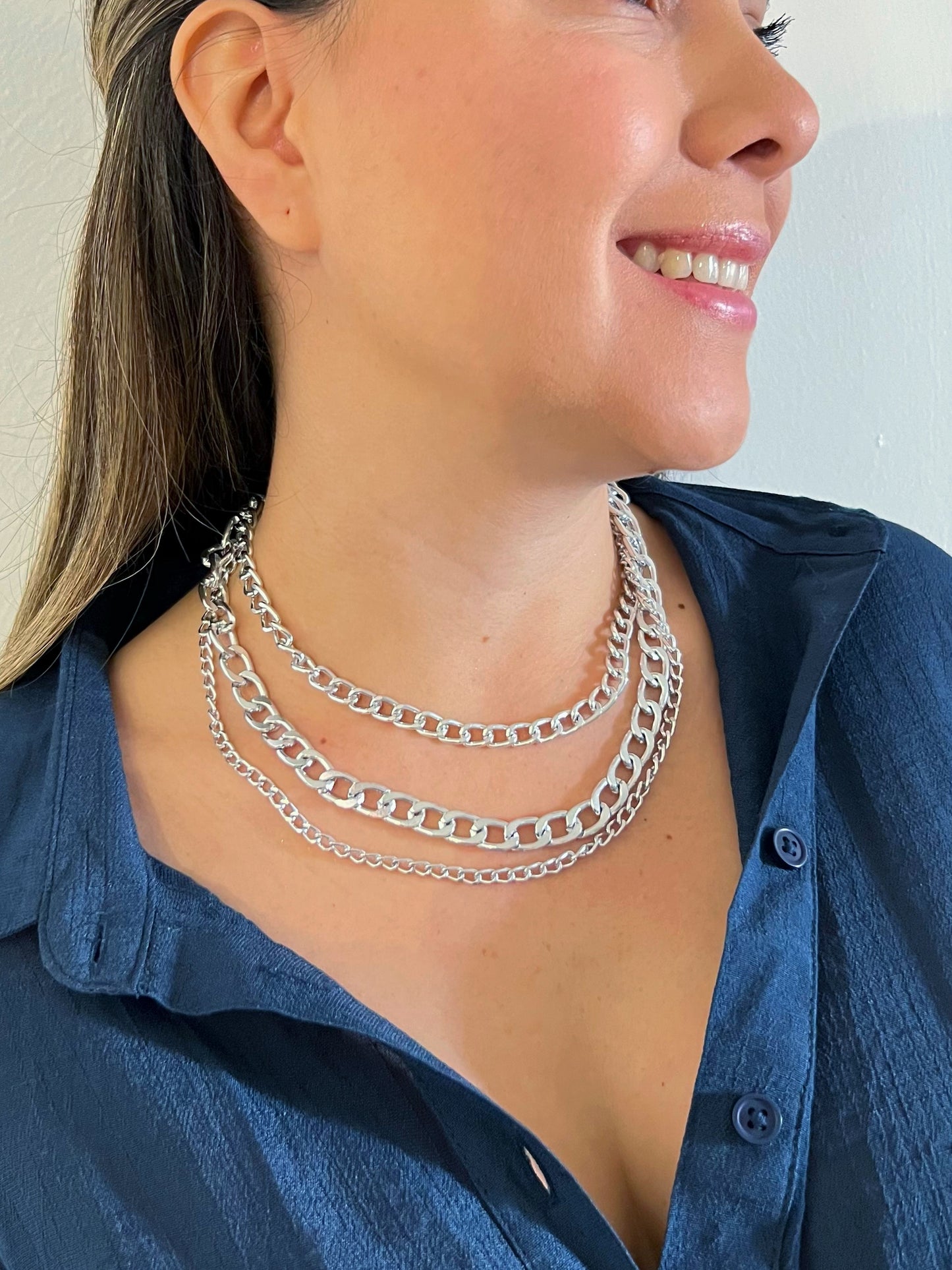 Marian, elevate your style with our 3-in1 collar set, versatile and unique