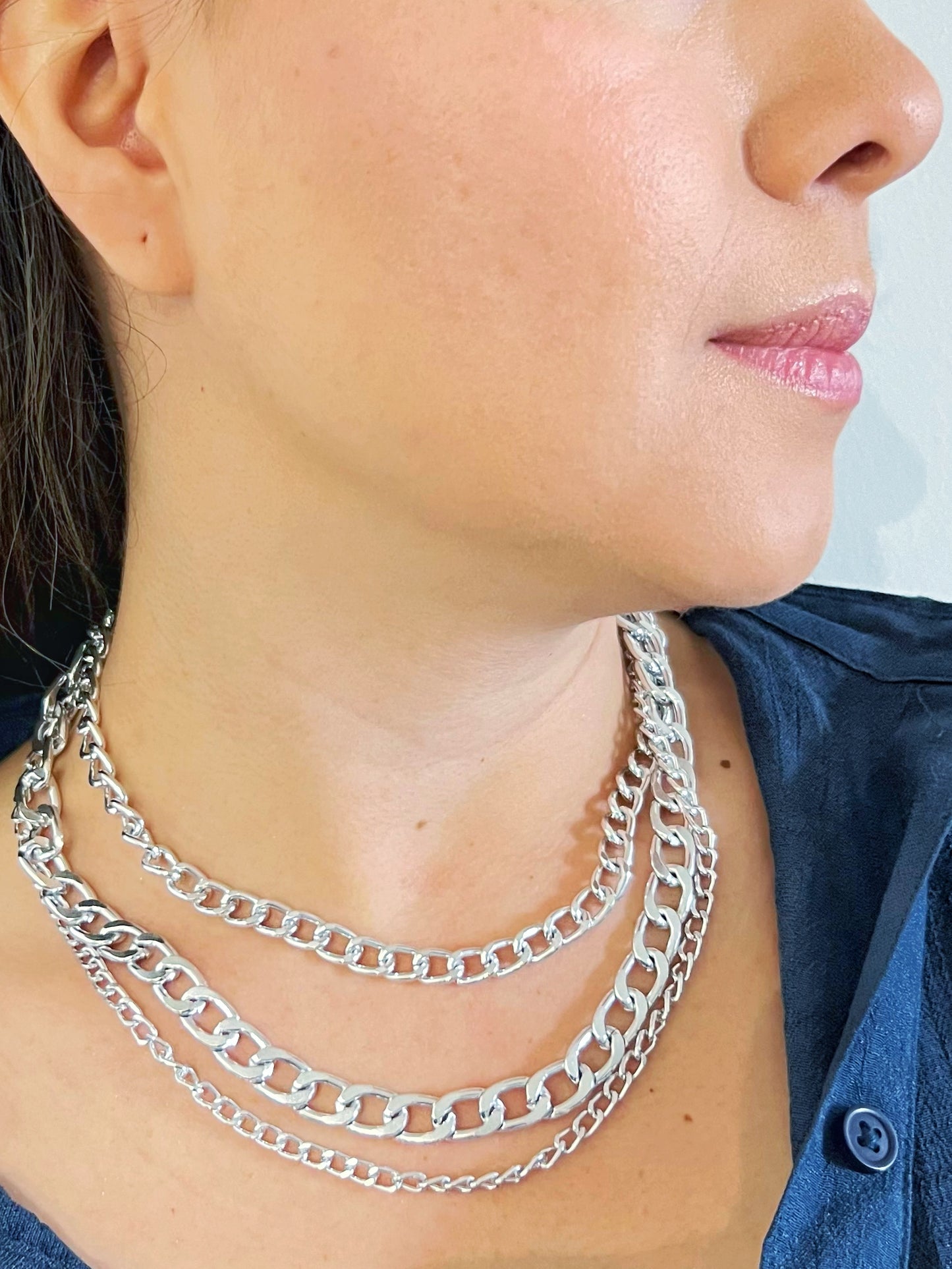 Marian, elevate your style with our 3-in1 collar set, versatile and unique