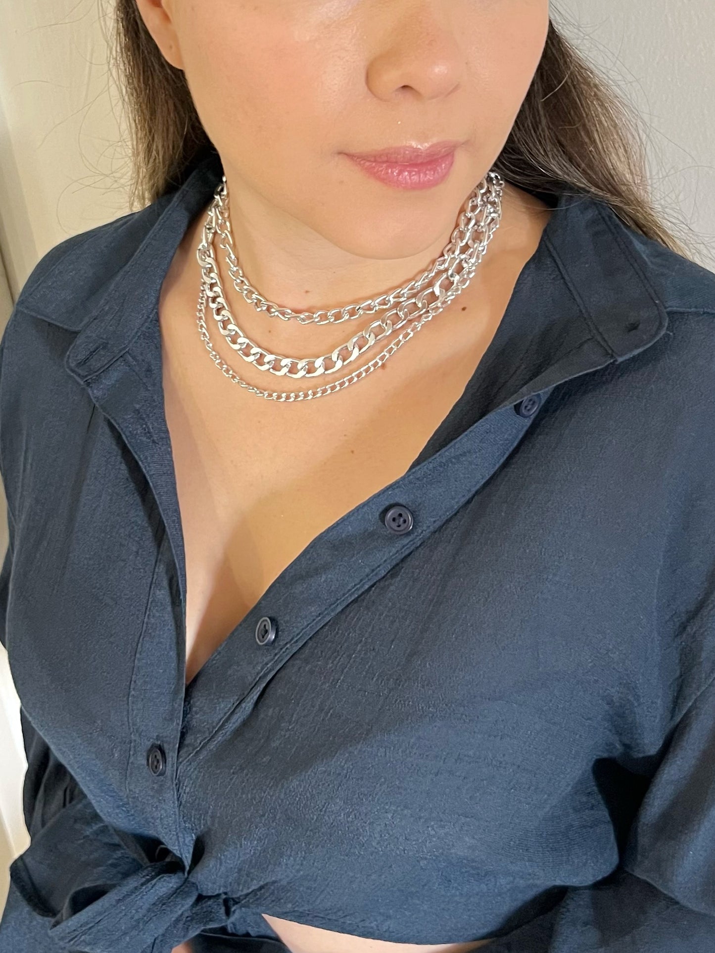 Marian, elevate your style with our 3-in1 collar set, versatile and unique