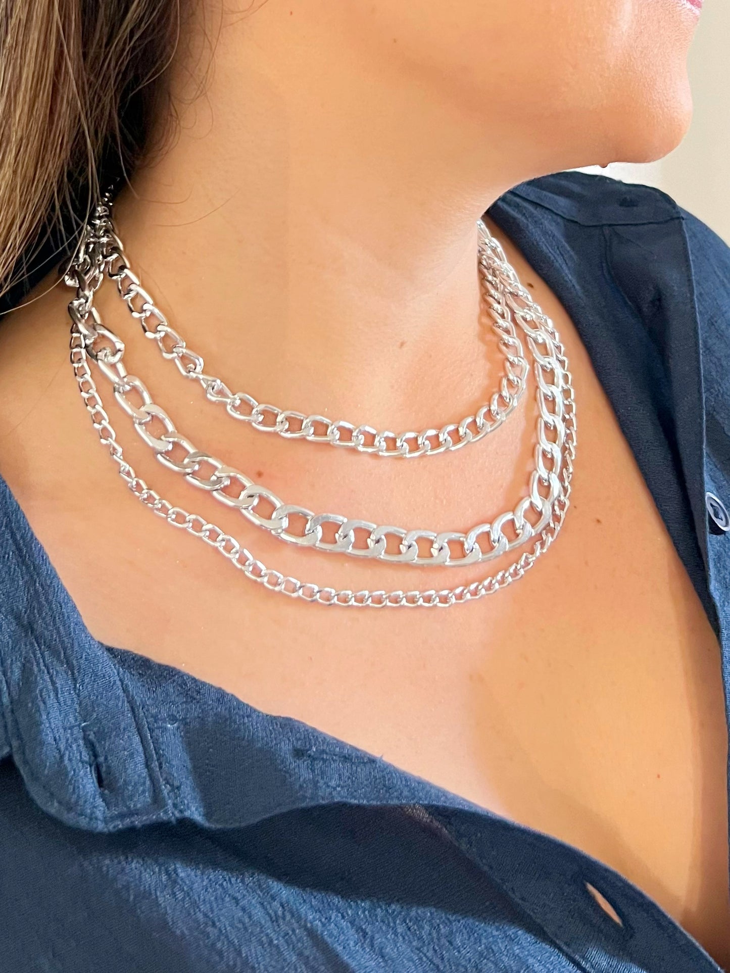 Marian, elevate your style with our 3-in1 collar set, versatile and unique