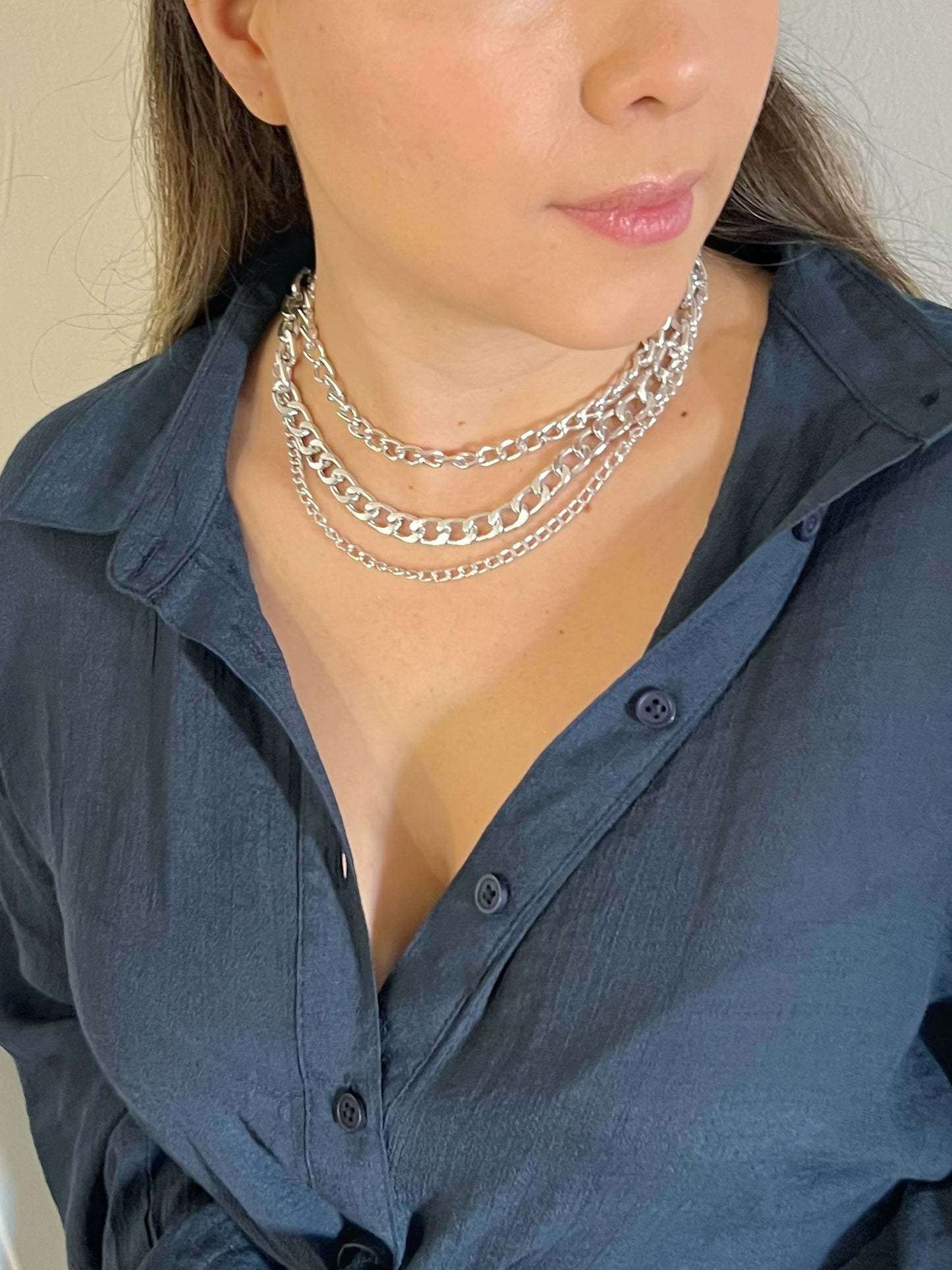 Marian, elevate your style with our 3-in1 collar set, versatile and unique