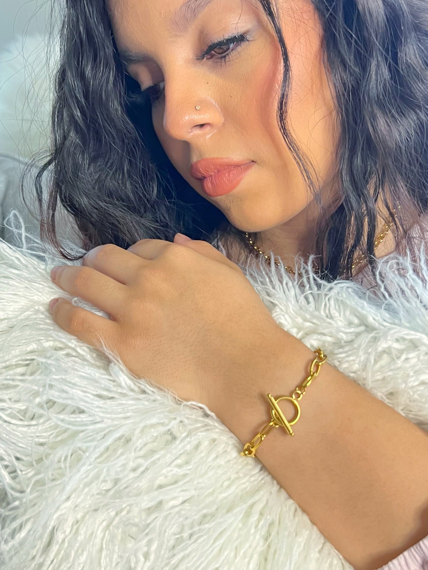 Victoria, our gold bracelet is both elegant and versatile, the perfect accessory for any outfit