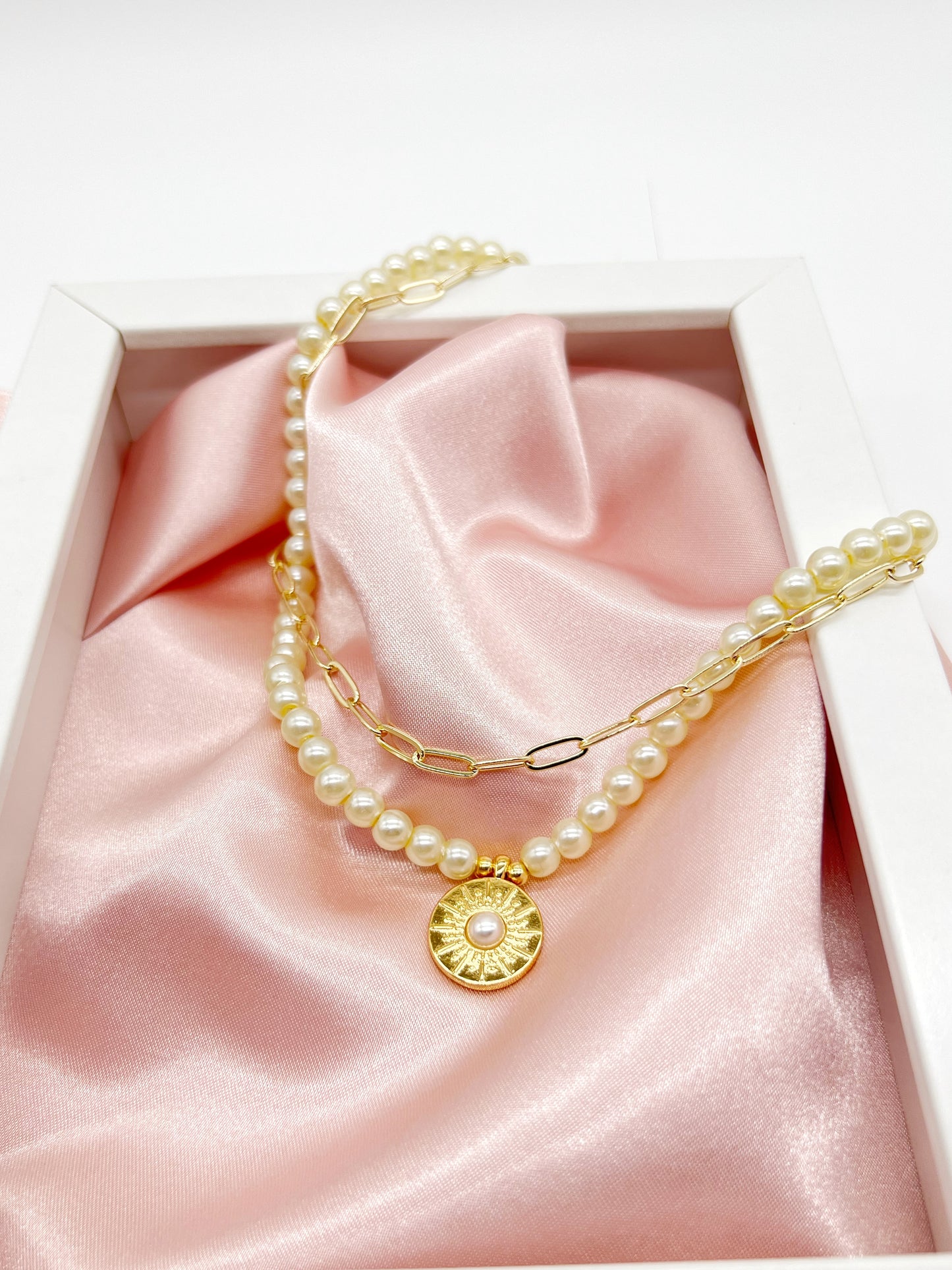 Pearl necklace set